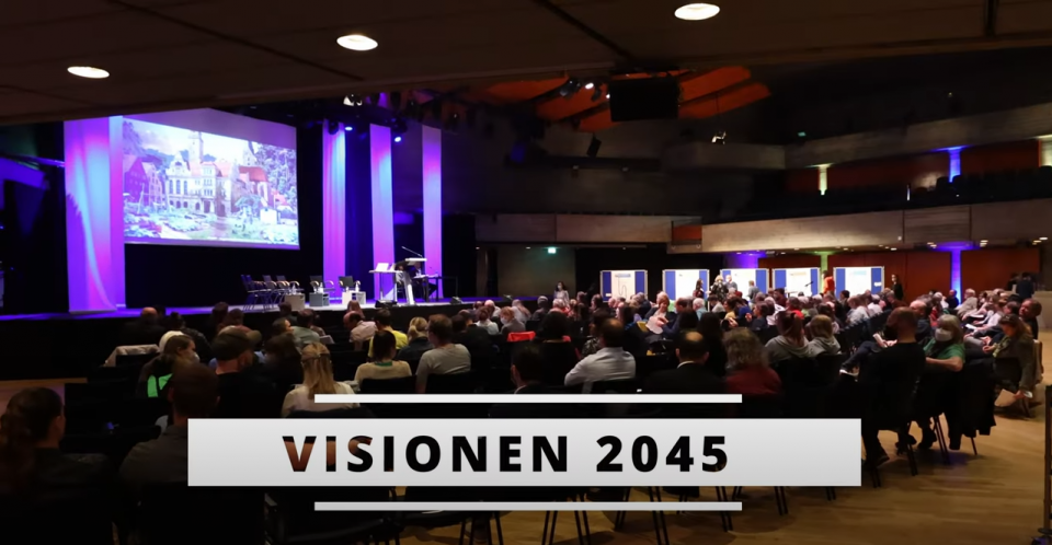 Veranstaltung Visionen 2045 im Festsaal des Stadttheaters Ingolstadt mit Publikum